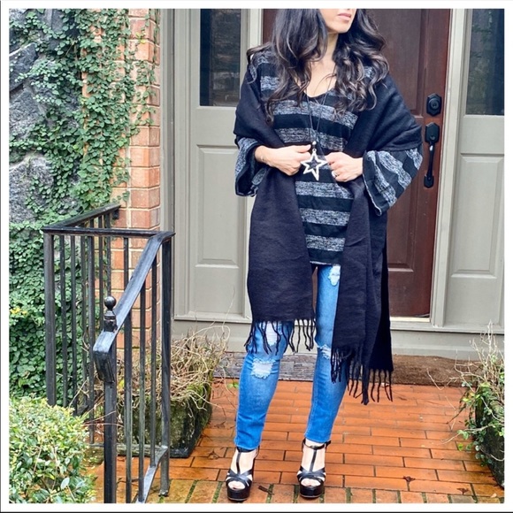 ✨LAST ONE ✨CASHMERE BLACK FRINGE SCARF/SHAWL OVERSIZED - Picture 5 of 6